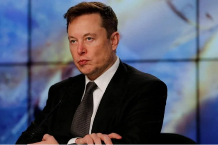 Elon Musk, &ccedil;alışanlarının ofise gelip gelmediğini takip ediyor