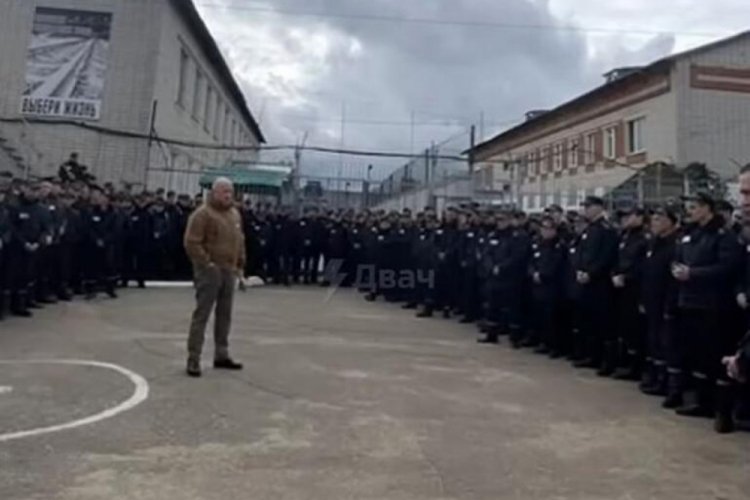 Rusya'da mahkumlara 'savaşırsanız &ouml;zg&uuml;rs&uuml;n&uuml;z' vaadi