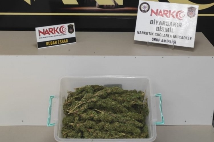 Diyarbakır'da durdurulan otomobilde 2 kilo 900 gram uyuşturucu bulundu