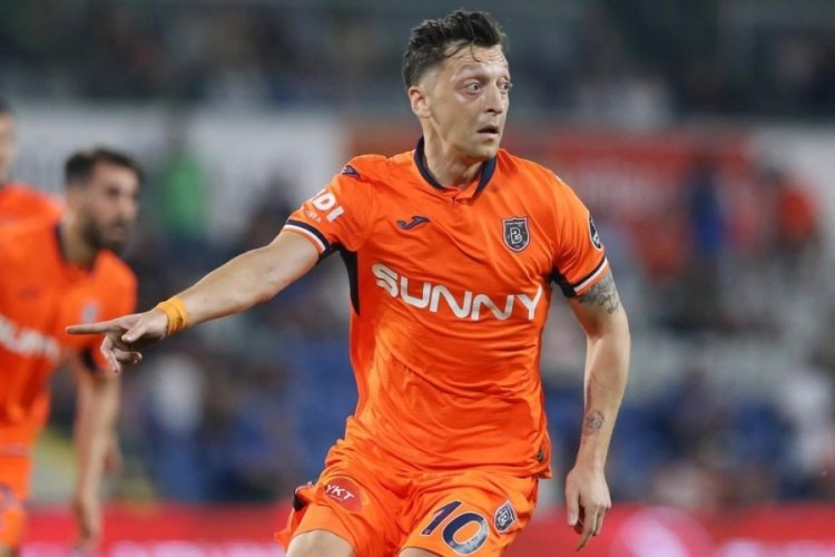 Mesut &Ouml;zil: Takıma yavaş yavaş katkı sağlayacağım