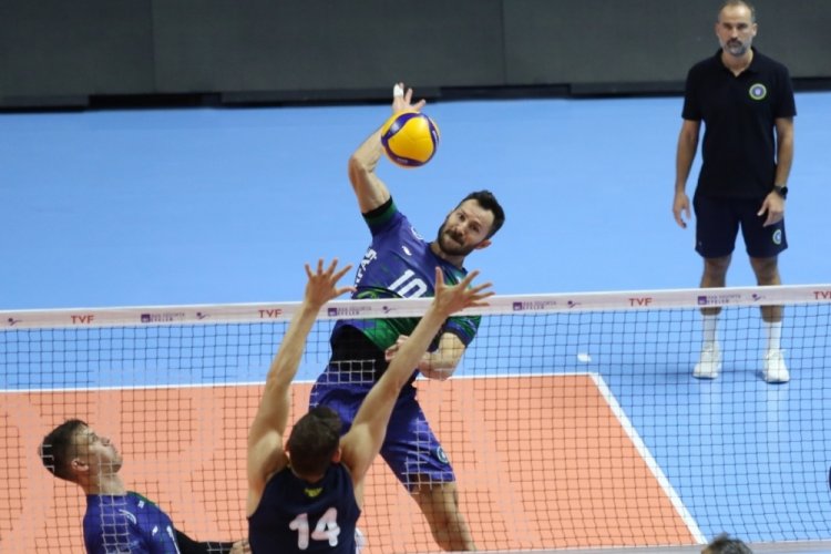 Bursa B&uuml;y&uuml;kşehir Belediyespor Fenerbah&ccedil;e HDI Sigorta'yı 3-1 mağlup etti