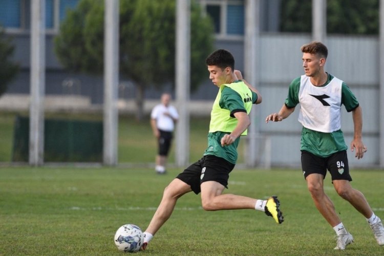 Bursaspor dar alanda &ccedil;it kale ma&ccedil; yaptı