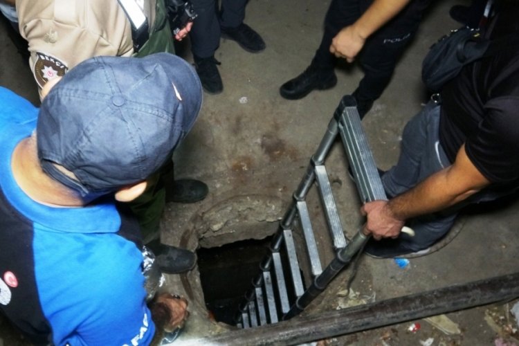 Antalya'da acılı anne 25 g&uuml;nd&uuml;r oğlundan haber bekliyor