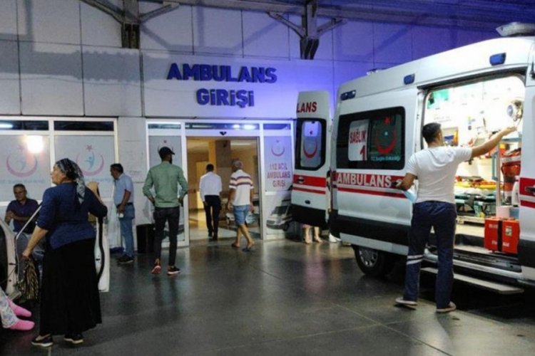 Zonguldak'ta 14 kişi d&uuml;ğ&uuml;n yemeği zehirledi