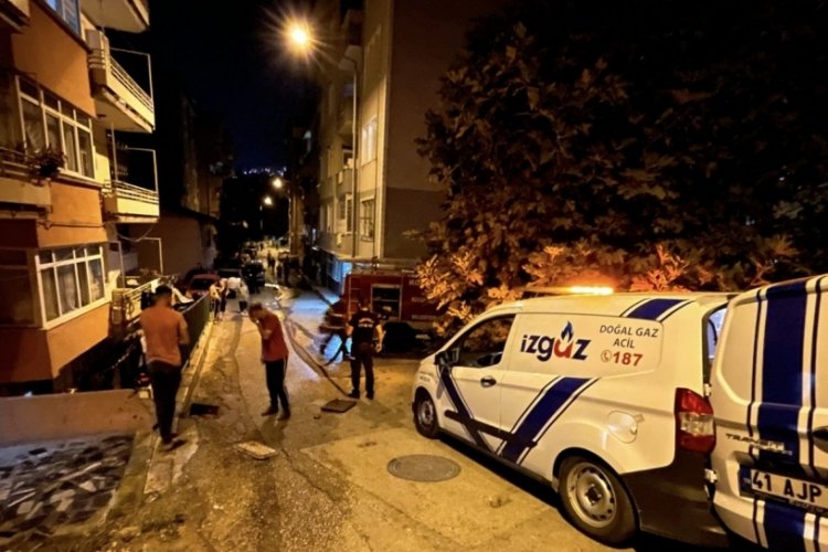 Gece yarısı korkutan olay! Mahalleli dışarı koştu