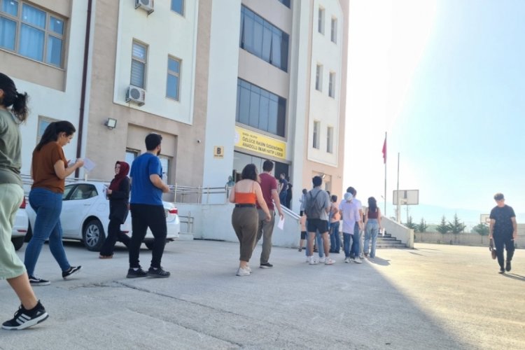 Bursa'da KPSS'nin ilk oturumu tamamlandı