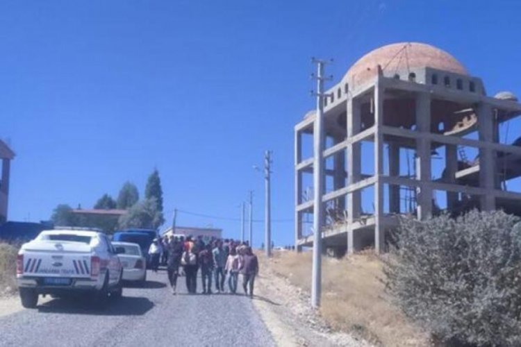 Cami inşaatında kubbe iskelesi &ccedil;&ouml;kt&uuml;! 1'i ağır, 4 iş&ccedil;i yaralı