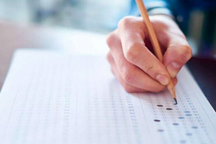 KPSS'de bug&uuml;nk&uuml; oturumların temel soru kitap&ccedil;ıkları ve cevap anahtarları yayımlandı