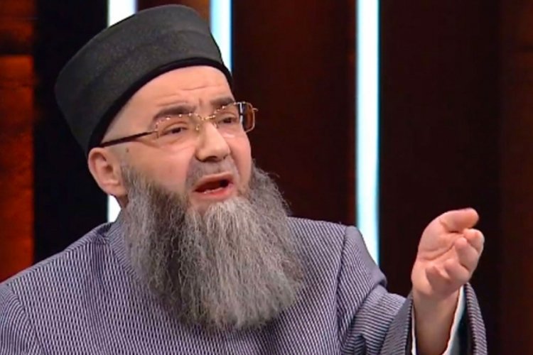C&uuml;bbeli Ahmet: &Ccedil;ok vatan haini var, bir temizlik icap edebilir