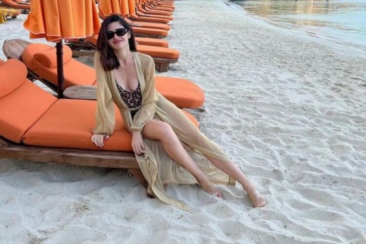 Nesrin Cavadzade tatile doymadı