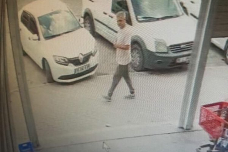 Bursa'da 10 dakikalık alışveriş arabasının hasarına neden oldu