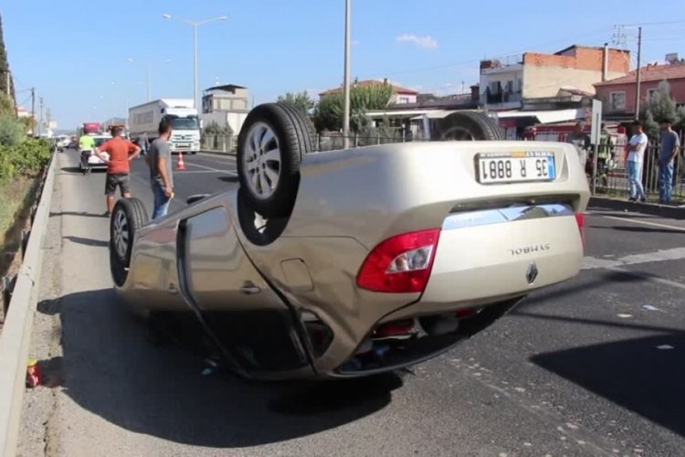 Manisa'da otomobil devrildi: 4 kişi yaralandı