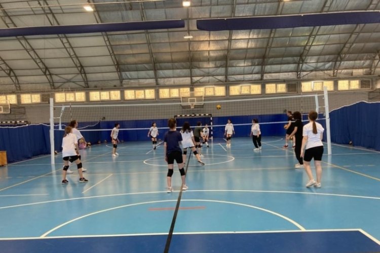 Bursa'da Nil&uuml;ferli &ccedil;ocuklar Kış Spor Okulları'nda spora başladı