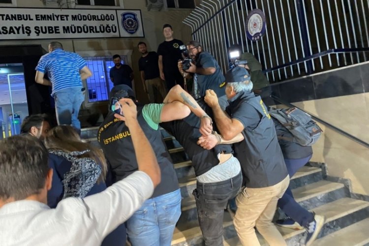 İstanbul'da 2 kişiyi &ouml;ld&uuml;r&uuml;p 2 polisi yaralayan ş&uuml;pheli yakalandı
