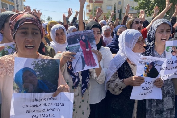 Mardin'de bı&ccedil;aklanıp, boğazı kesilerek &ouml;ld&uuml;r&uuml;len kadın i&ccedil;in adalet aradılar
