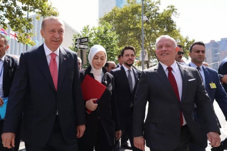 Erdoğan ABD'de muhabirin sorusunu g&uuml;lerek yanıtladı: O Biden ben de Erdoğan