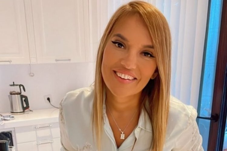 Demet Akalın 32 sene &ouml;nceki fotoğrafını paylaştı