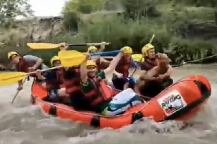Bursa'da ke&ccedil;i kurtarma operasyonu sonrası rafting keyfi