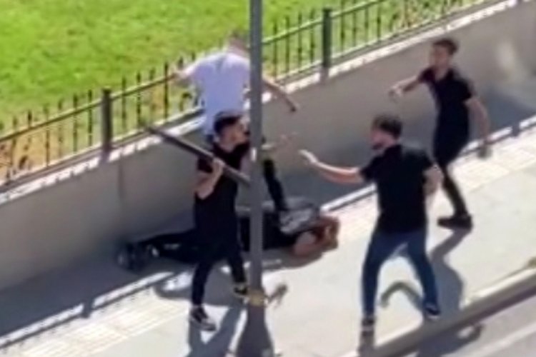 Burdur'da tartışma kavgaya d&ouml;nd&uuml;: Yumruklar, tekmeler konuştu