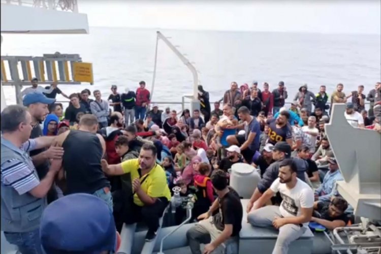 Antalya'da kurtarılan 283 d&uuml;zensiz g&ouml;&ccedil;men, &uuml;lkelerine g&ouml;nderilecek