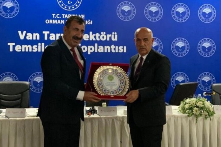 Bakan Kirişci, T&Uuml;DKİYEB Genel Başkanı'yla bir araya geldi