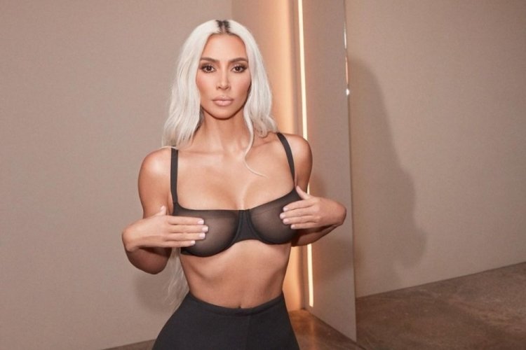 Kim Kardashian, şeffaf