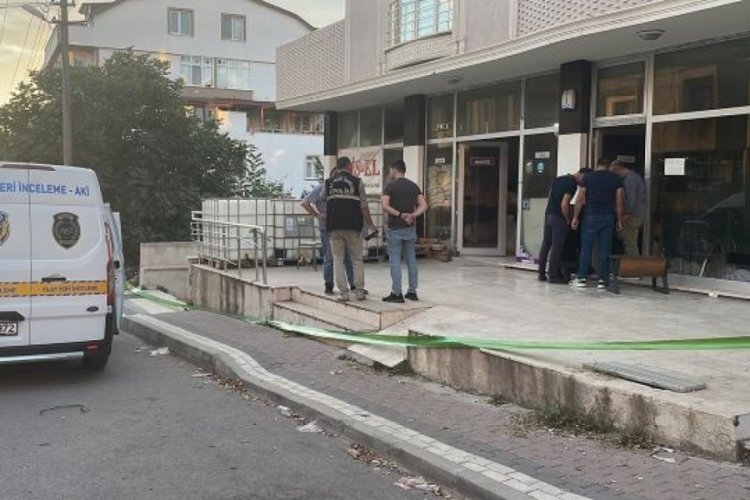 B&uuml;y&uuml;yen tartışma silahlı kavgaya d&ouml;n&uuml;şt&uuml;: 1 &ouml;l&uuml;, 1 yaralı