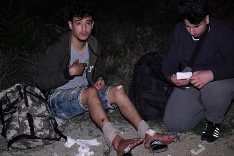 Yunanistan zulm&uuml; bitmiyor: G&ouml;&ccedil;meni &ccedil;ırıl&ccedil;ıplak soyup Meri&ccedil; Nehri'ne itti
