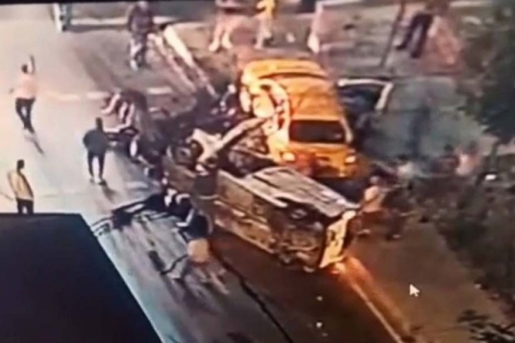 İstanbul'da kırmızı ışık ihlali kazaya neden oldu