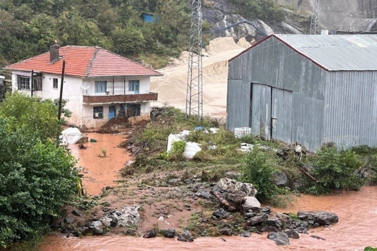 Bartın'da sağanak yağış sonrası dereler taştı