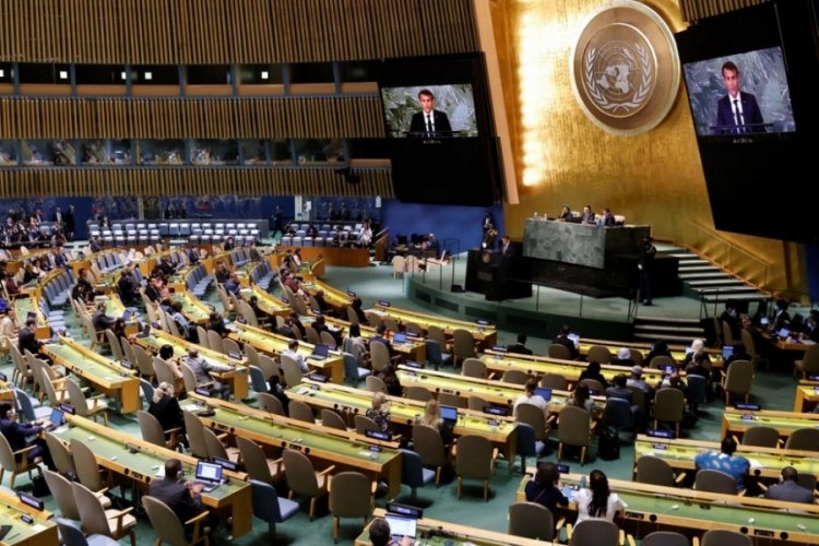 Macron konuştu BM Genel Kurulu karıştı