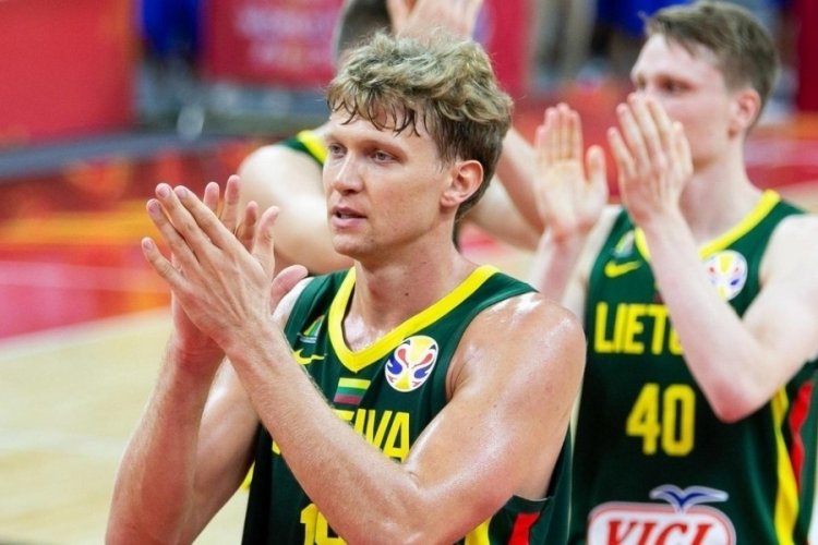 Karşıyaka, Mindaugas Kuzminskas transferini a&ccedil;ıkladı