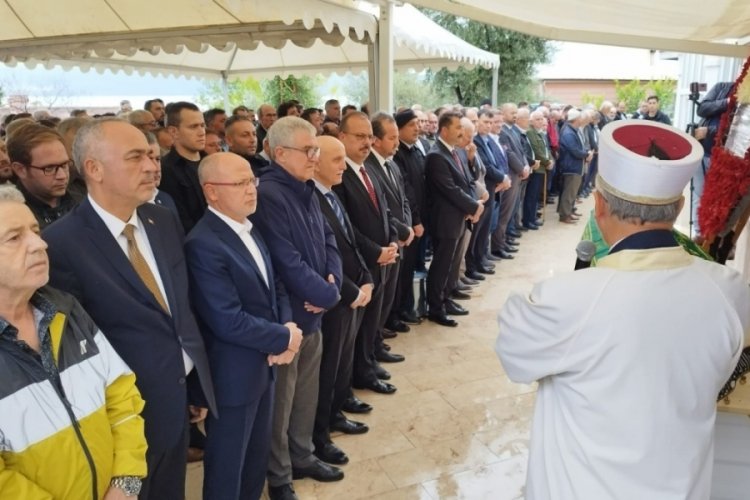 Sabahat Akın son yolculuğuna uğurlandı