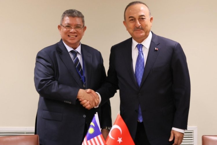 Dışişleri Bakanı &Ccedil;avuşoğlu, Malezyalı mevkidaşı ile g&ouml;r&uuml;şt&uuml;