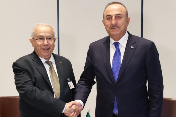 Dışişleri Bakanı &Ccedil;avuşoğlu Cezayirli mevkidaşıyla g&ouml;r&uuml;şt&uuml;