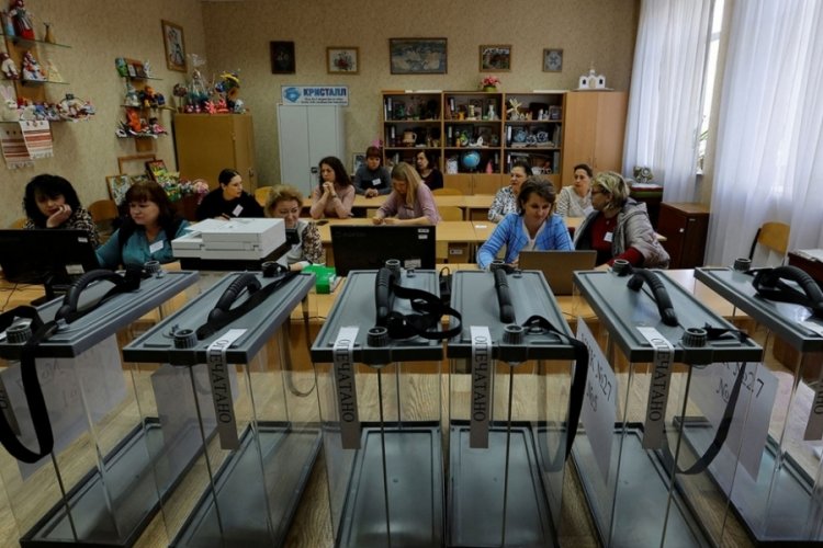 Rusya'ya katılım referandumları başladı