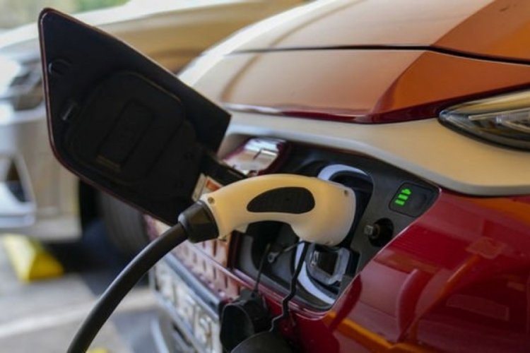 UEA: Elektrikli ara&ccedil; satışları 2022'de rekor kırabilir