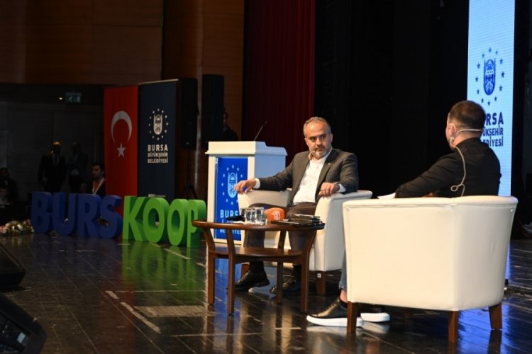 Bursa'da Başkan Aktaş'la gen&ccedil;lik s&ouml;yleşisi ger&ccedil;ekleştirildi