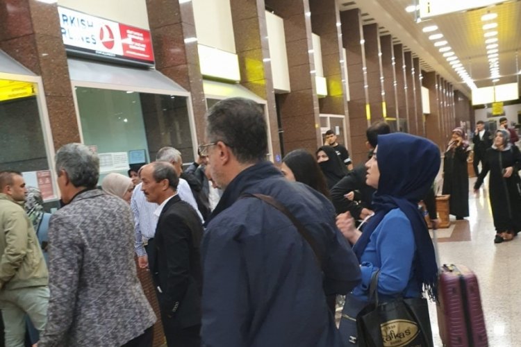 Bursa'da THY'nin sefer iptali y&uuml;zlerce yolcuyu mağdur etti