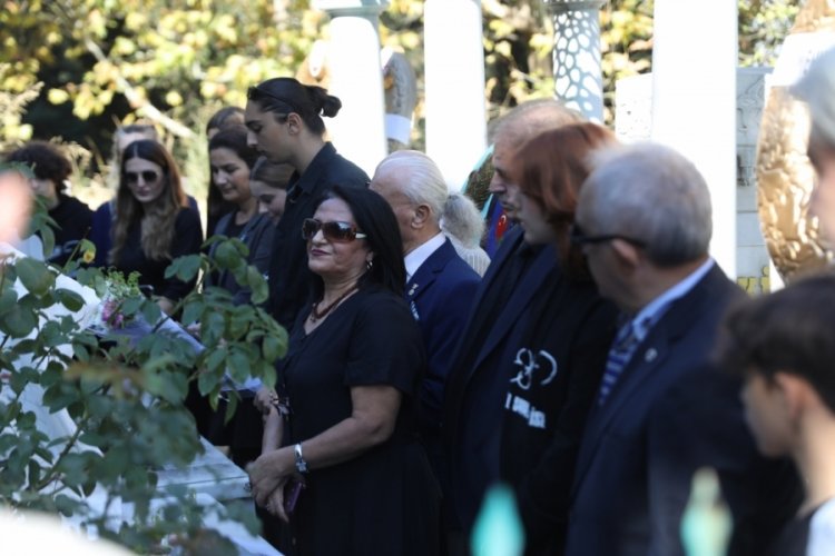 Zeki M&uuml;ren vefatının 26'ncı yılında Bursa'daki kabri başında anıldı