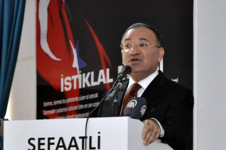 Bakan Bozdağ, Kılı&ccedil;daroğlu'nun 'benimle misiniz' s&ouml;zlerini eleştirdi
