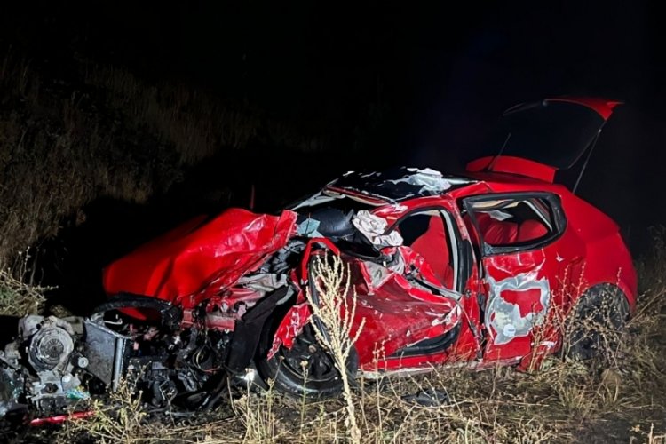 Kars Sarıkamış'ta tırla otomobil &ccedil;arpıştı: 4 &ouml;l&uuml;