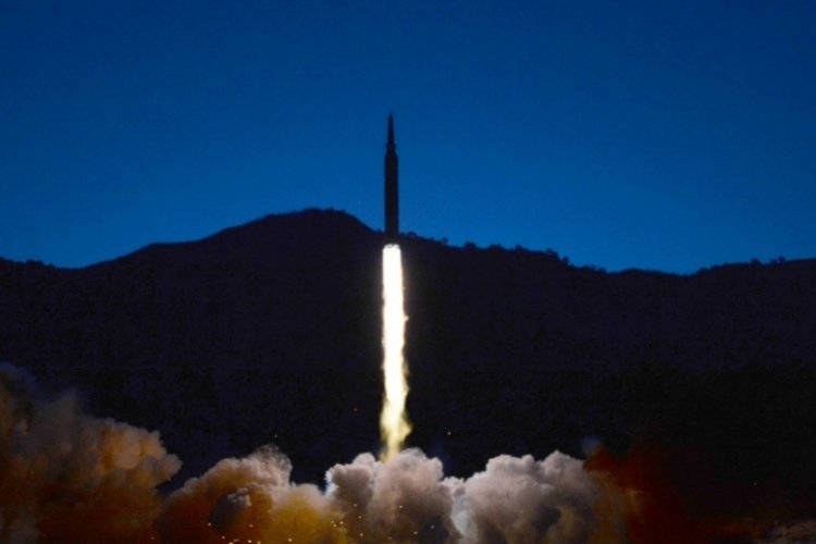 Kuzey Kore, Japon Denizi'ne balistik f&uuml;ze attı