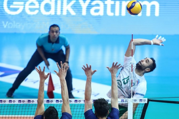 Bursa B&uuml;y&uuml;kşehir Belediyespor Kupa Voley'de &ccedil;eyrek finali garantiledi