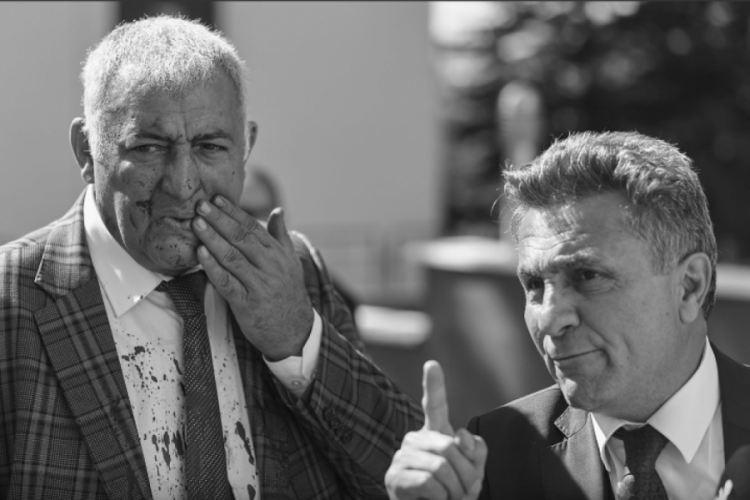 Soner &Ccedil;am, Zafer Partisi'nden istifa etti