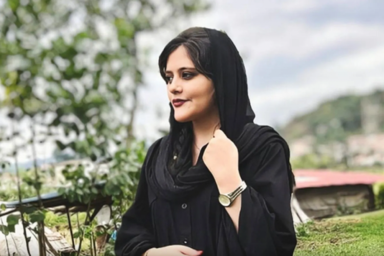 İran Dışişleri Bakanlığında Mahsa Emini hareketliliği