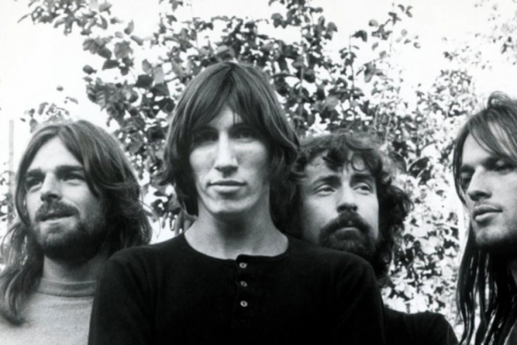 &Uuml;nl&uuml; rock m&uuml;zik grubu Pink Floyd'a konser şoku!