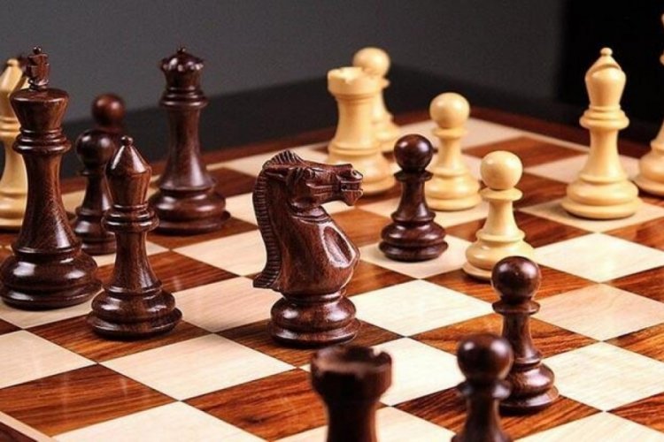 T&uuml;rkiye'den &ouml;nemli adım! T&uuml;rk İşaret Dili Satran&ccedil; Terimleri S&ouml;zl&uuml;ğ&uuml;'n&uuml;n tanıtımı yapıldı