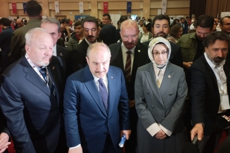 Bakan Varank: Muhalifler bu &uuml;lke insanının ve gen&ccedil;lerinin potansiyelini k&uuml;&ccedil;&uuml;msediler...