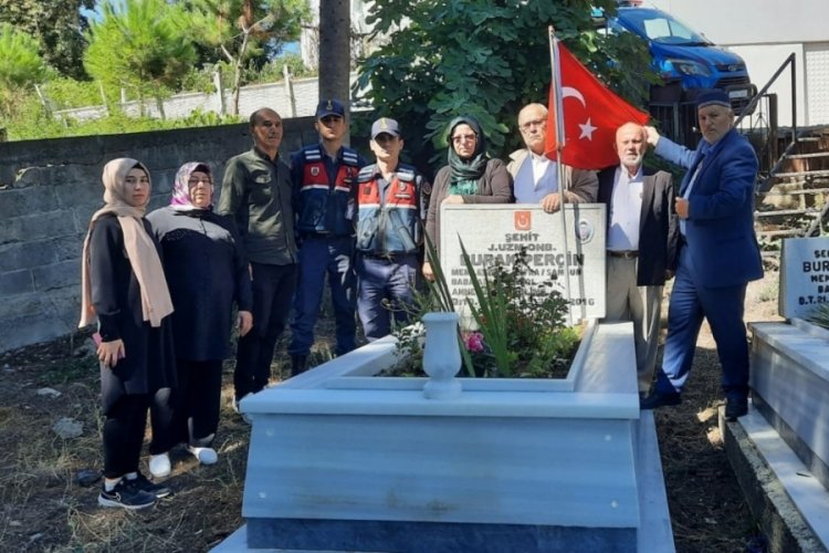 Şehit Burak Per&ccedil;in Samsun'daki kabri başında anıldı